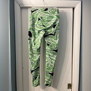 Alo Yoga Leggings - leaf print